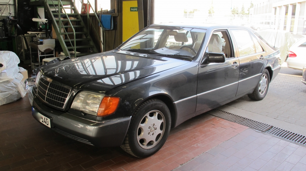 Mercedes-Benz W140 600