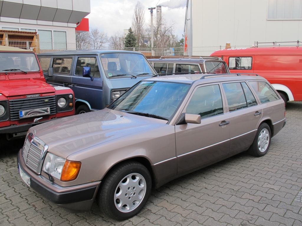 W124 T-Modell Mercedes linke Seitenansicht