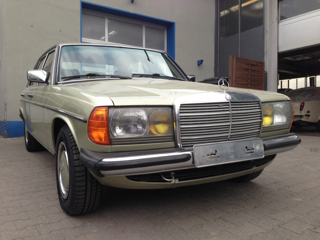 Mercedes E-Klasse W123